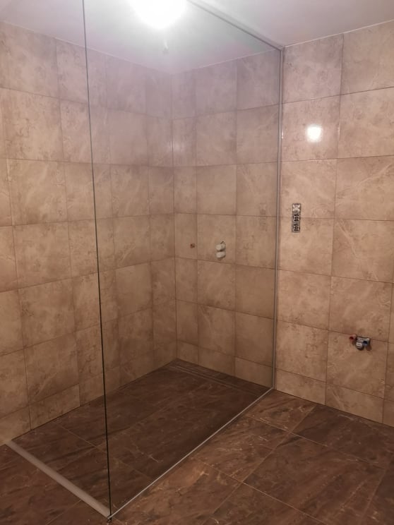 Sprchovací kút na mieru Vlkovce